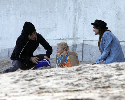 Pete Wentz and Ashlee Simpson took their son Bronx Mowgli to the beach in